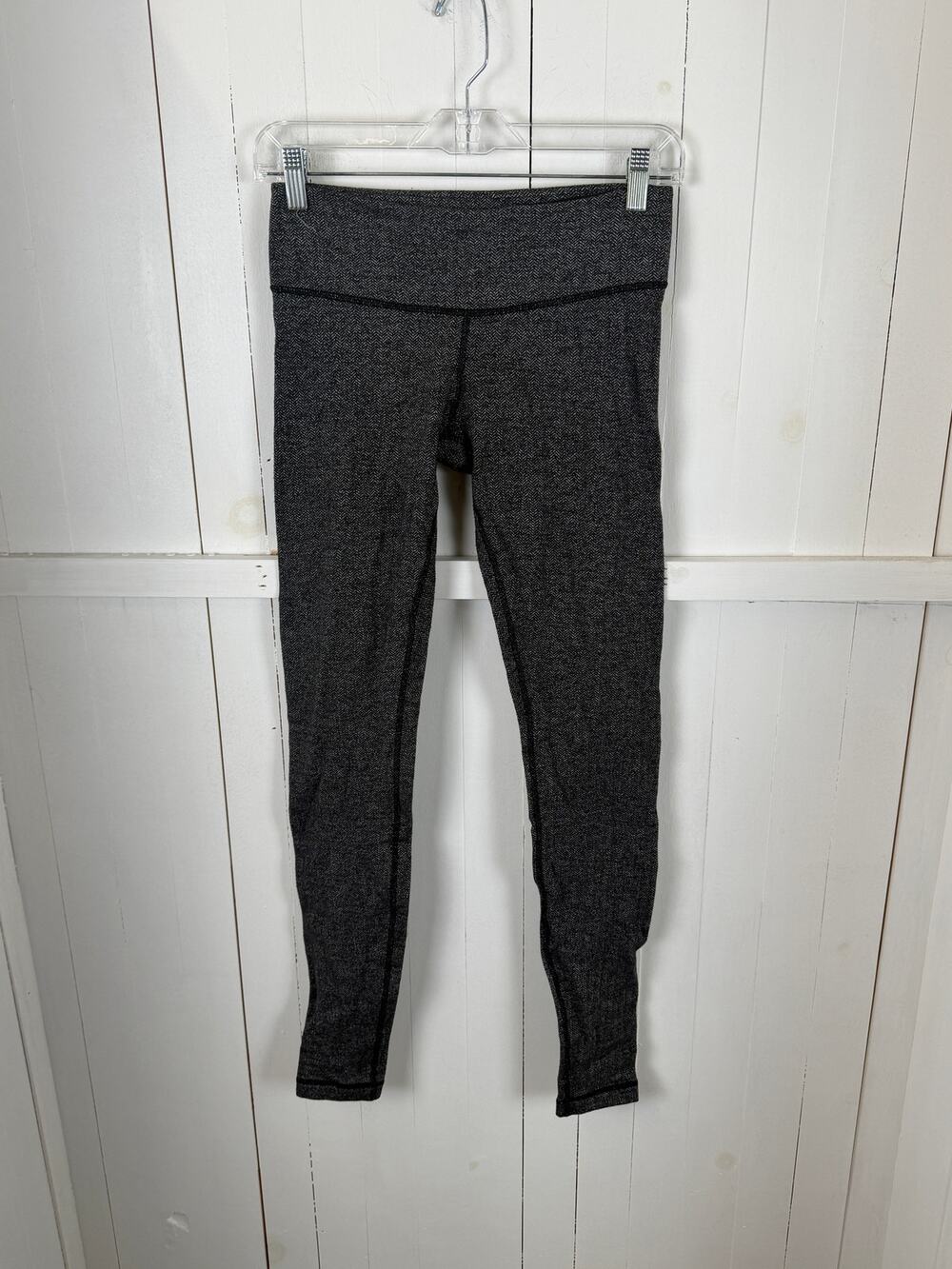 Lululemon Gray Black Ankle Leggings Size 8 Nylon